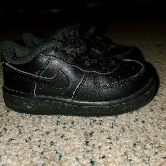Nike Youth size 8 Black Air Force One - Picture 7 of 8